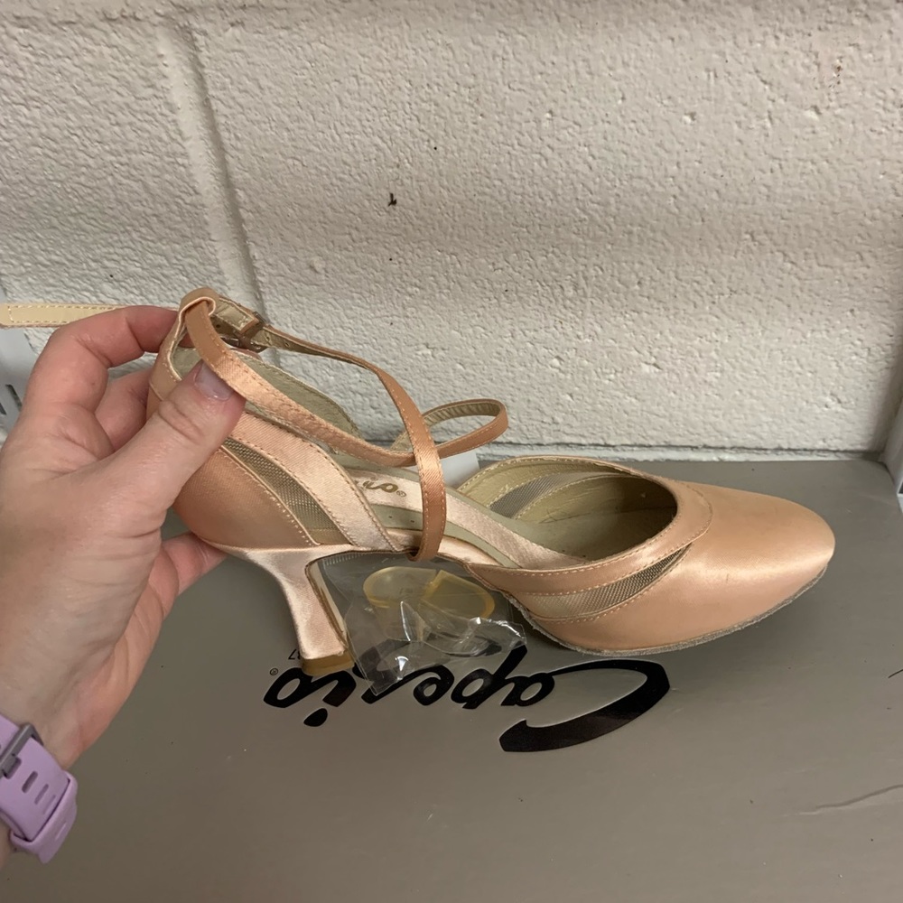 Capezio Women's BR126S Isis 2.5" Flared Heel Shoe
